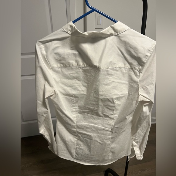 H&M white button up dress shirt. Size 4 worn once - Picture 3 of 4